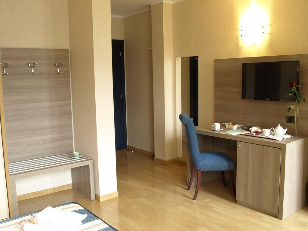 Hotel Alberi Lecco Bilik gambar