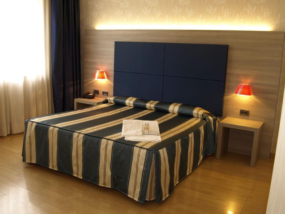 Hotel Alberi Lecco Luaran gambar